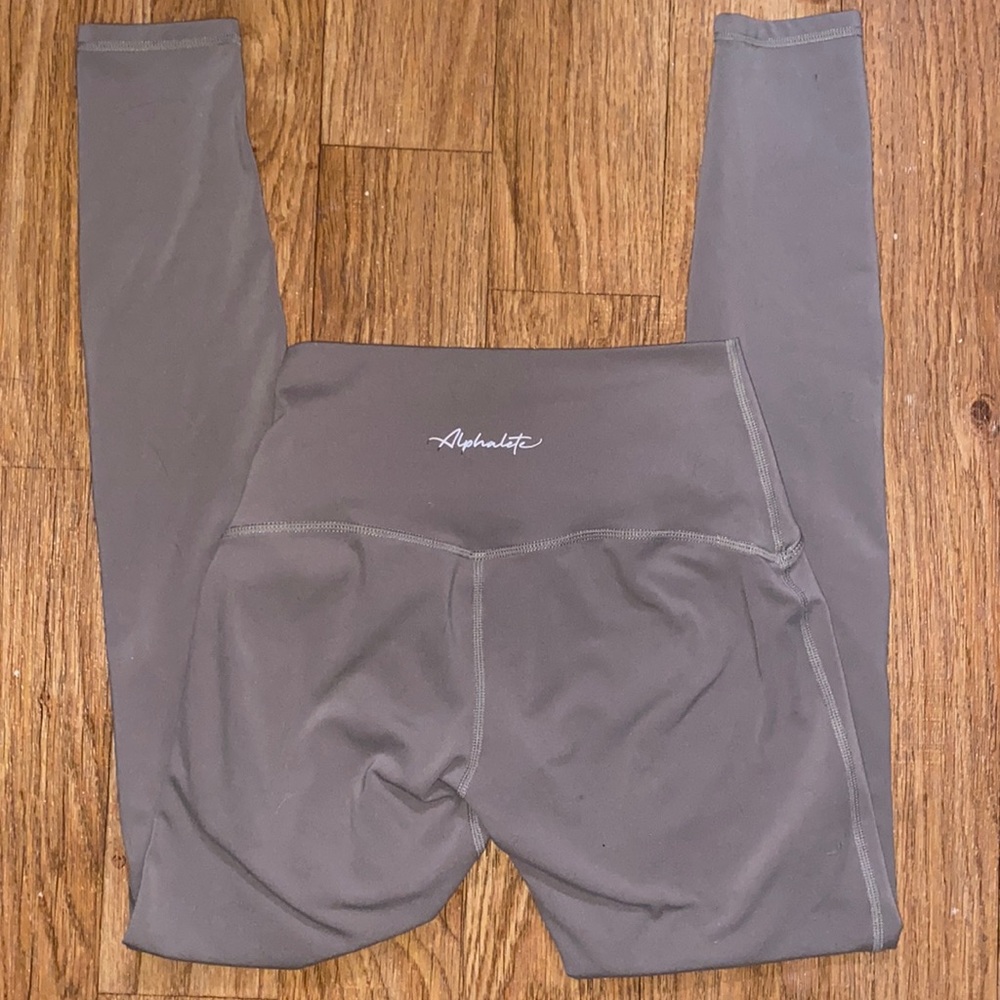 Alphalete surface elevation leggings